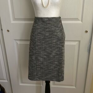 Elle Black and White Knee-Length Pencil Skirt